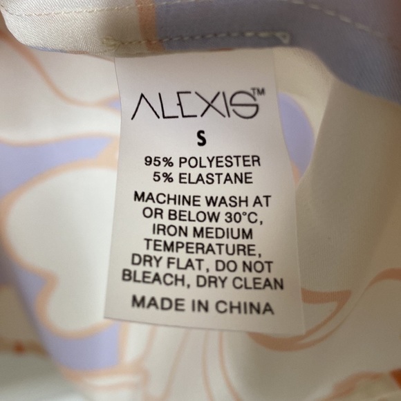 Alexis Short Set in Wisteria - Picture 8 of 14